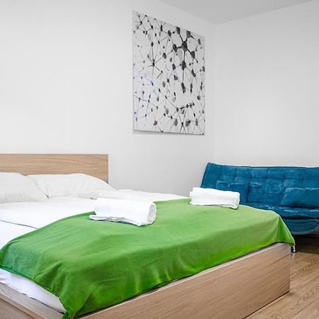 Delightful 2Br Shared Apartment - Ideal For Longstays Відень Екстер'єр фото